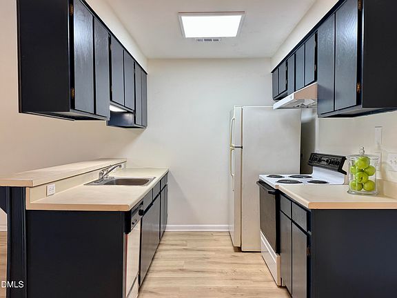 4th image of 3027 Huntleigh Dr