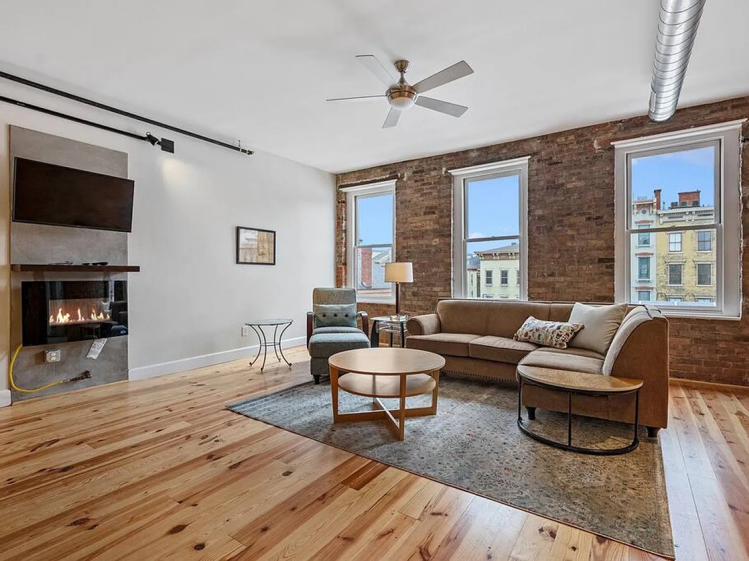 2 bed, 2.0 bath, 1453 sqft, $3,106 — Photo 1