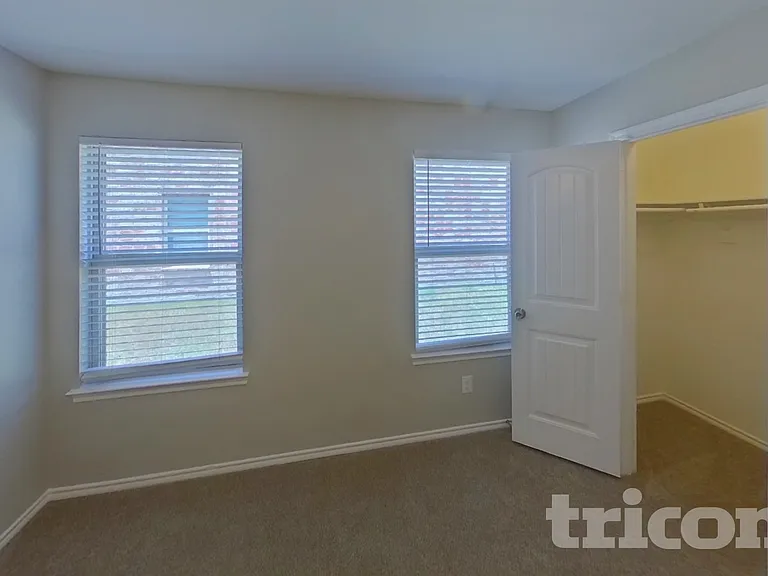2511 Glen Hollow Dr — Photo 13