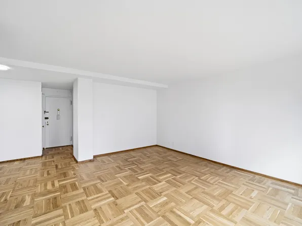 21-41 34th Avenue image 4 of 14