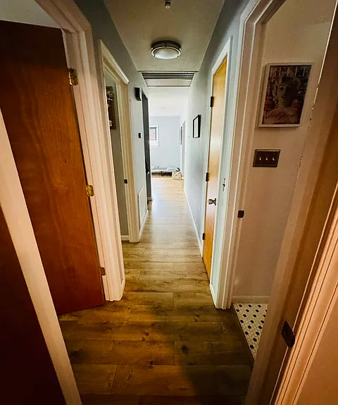 208 Surrey Rd — Photo 11