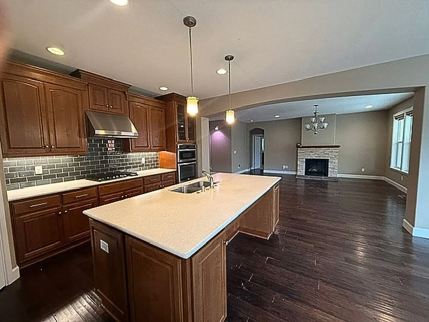 Custom Home In Pristine Neighborhood! — Photo 3