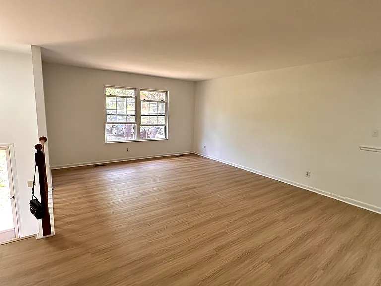 4 Payton Ct — Photo 3