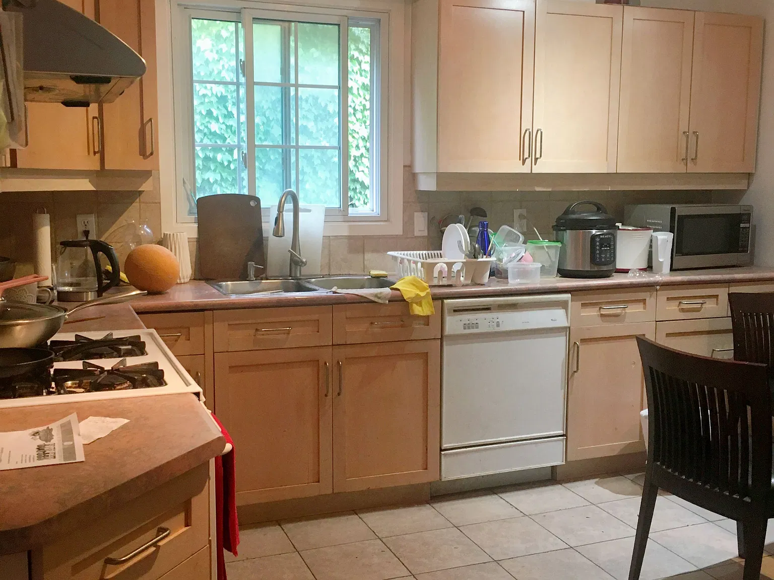 3 bed, $3,000 — Photo 2
