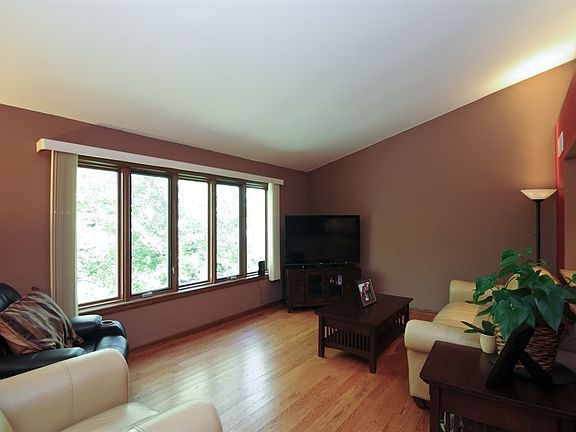 2nd image of 9354 Drummond Dr