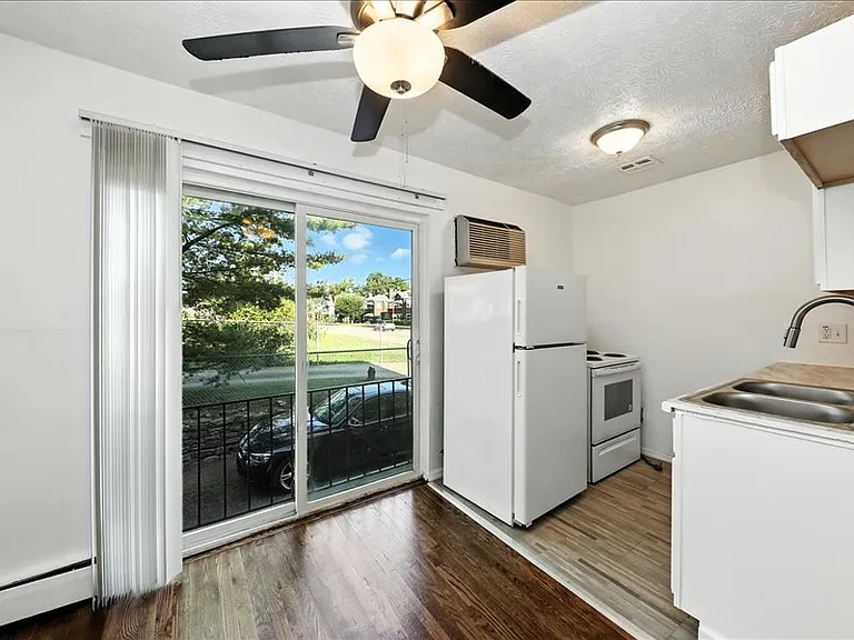 2145 Harrison Ave #6 — Photo 14