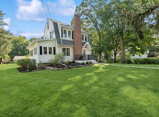815 Sauganash Dr, Fontana, WI 53125