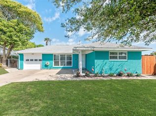 102 Coral Ln, Galveston, TX 77550