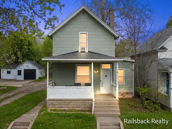 1302 Ford Ave NE, Grand Rapids, MI 49505