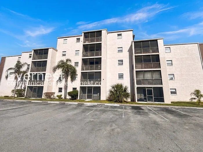 1 bed, 1.0 bath, 547 sqft, $945 — Photo 2