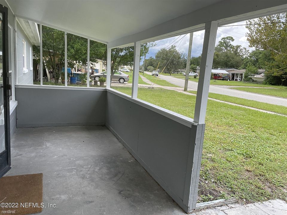 1st image of 3008 Dalehurst Dr W