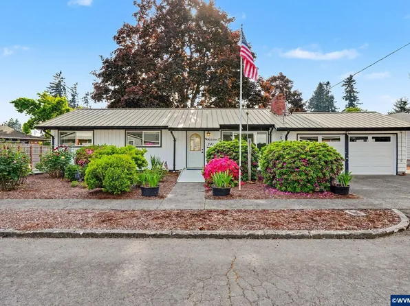 241 N Fern Ave, Stayton, OR 97383
