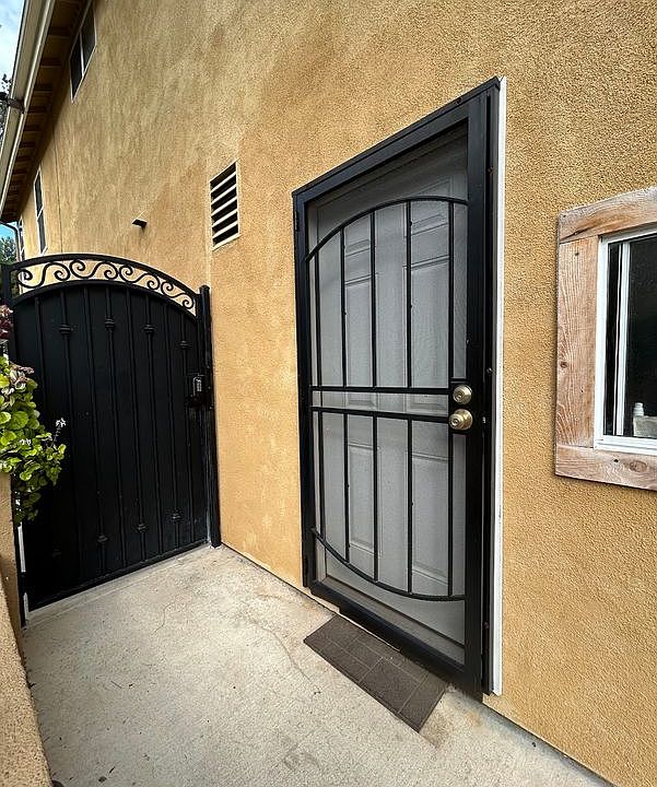 1st image of 948 Martinique Dr