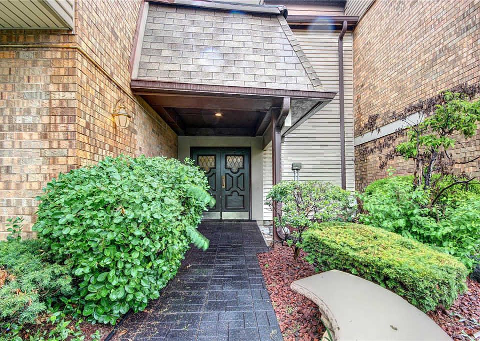 1st image of 1279 Guelbreth Ln APT 208