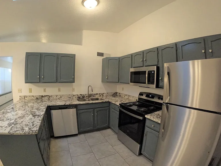 2717 Fairway Dr — Photo 7