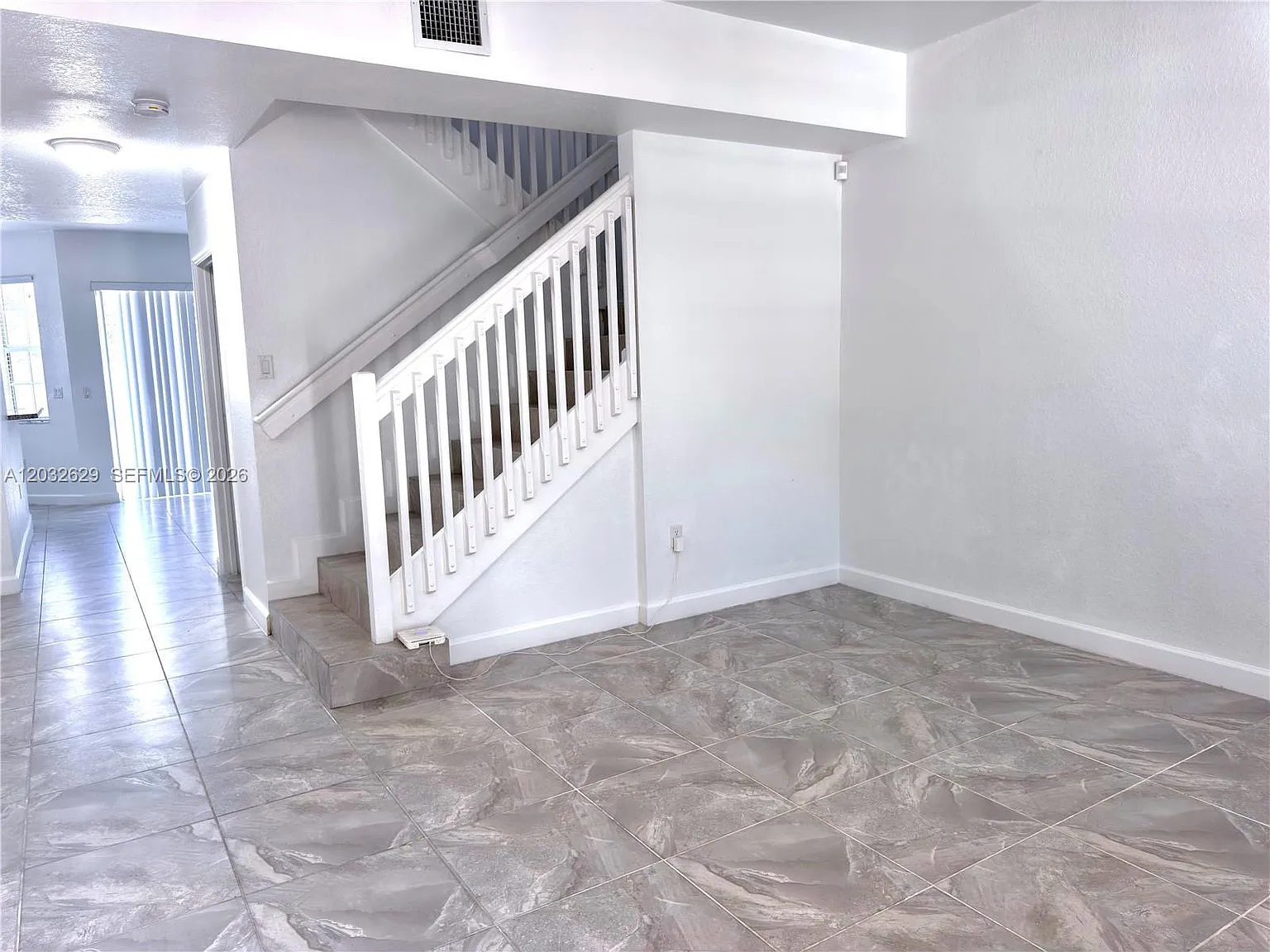 4 bed, 2.5 bath, $3,750 — Photo 2