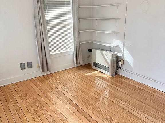 4th image of 1336 N Weber St #6