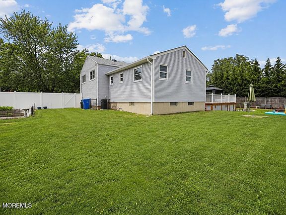 3rd image of 80 Easton Avenue