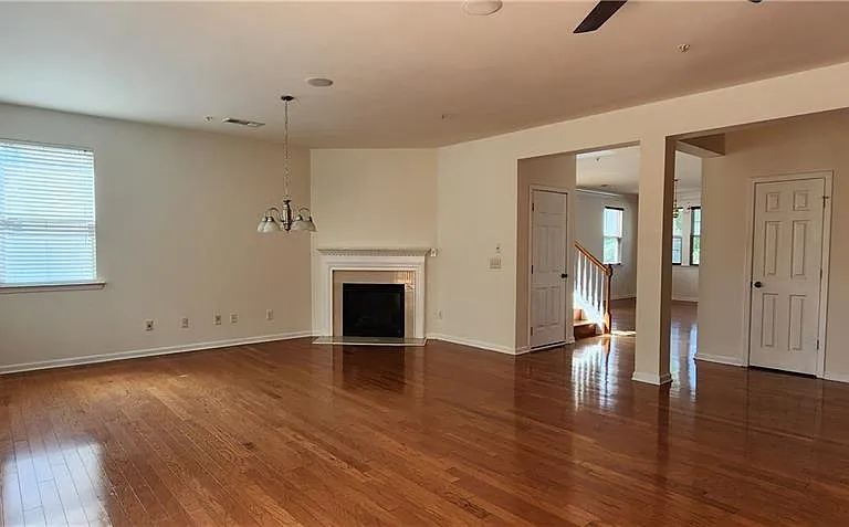 479 Briarfield Xing — Photo 6