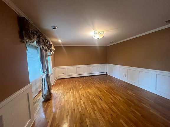 4th image of 2 Chestnut Park Ct