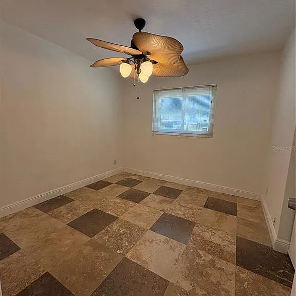218 Lewis Blvd SE — Photo 3
