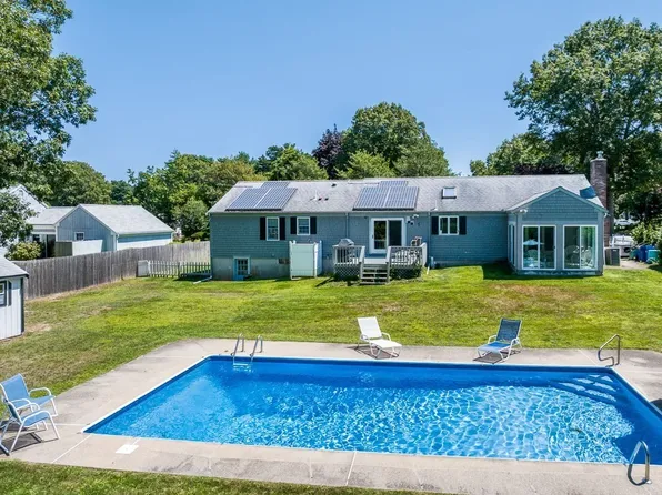 285 Prince Hinckley Rd, Barnstable, MA 02630