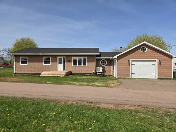 11 Fraser Ave, Egmont Parish, PE C0B 1B0