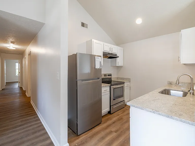 1823 Griffiths Ave — Photo 6