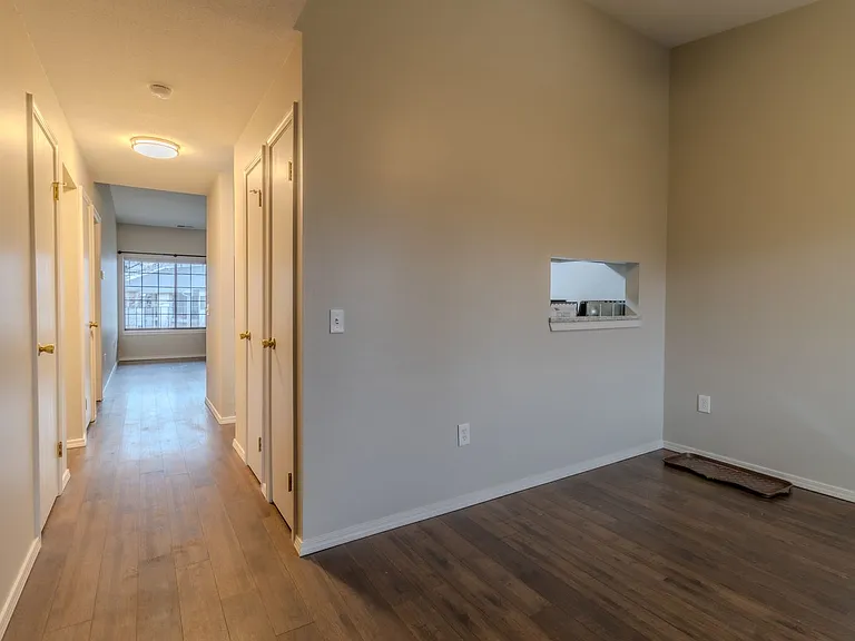 601 Riverine Dr #302 — Photo 2