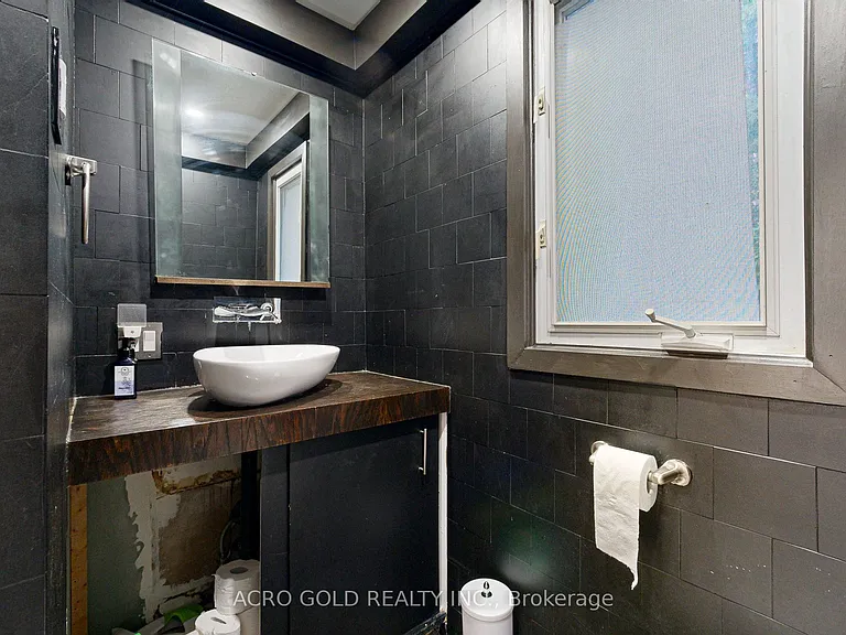 125 Leighland Ave — Photo 27
