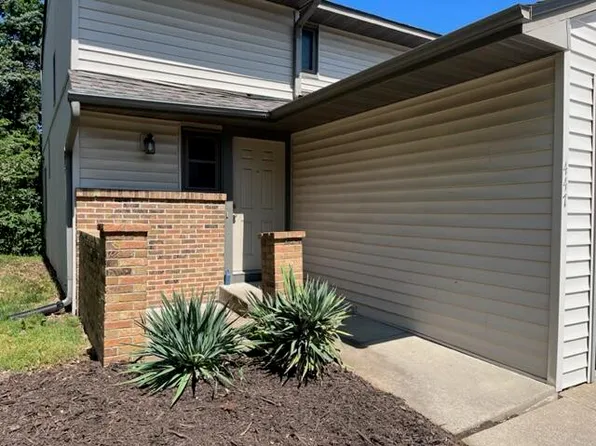447 Foxfire Dr, Columbia, MO 65201