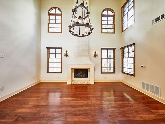 3rd image of 2508 N Henderson Ave #5
