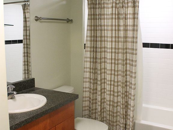 2nd image of 759 N Salina St APT 24