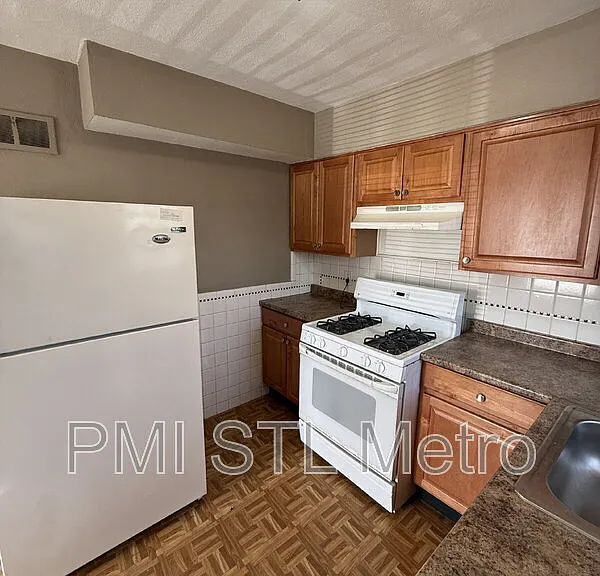 6737 Kenwood Dr — Photo 3