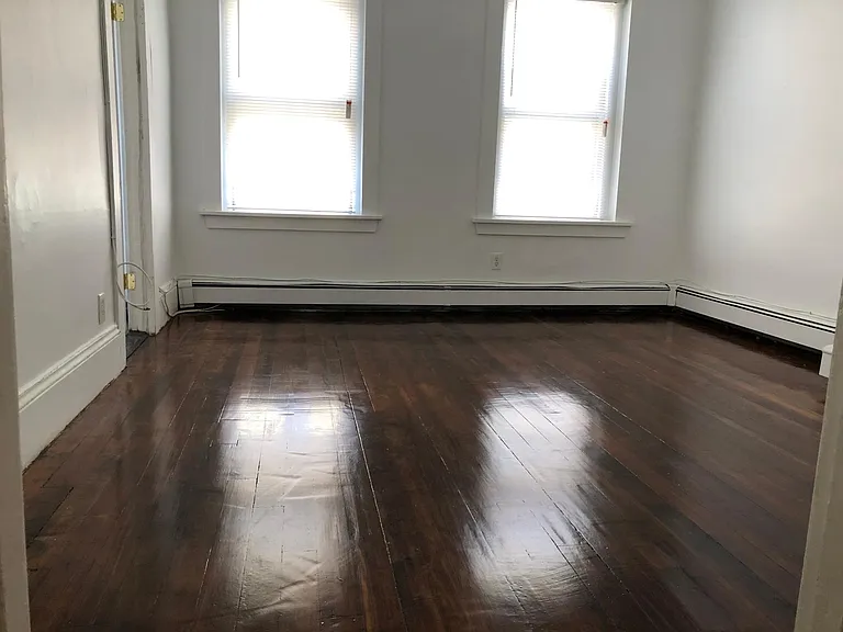 34 Cunard St #2 — Photo 8