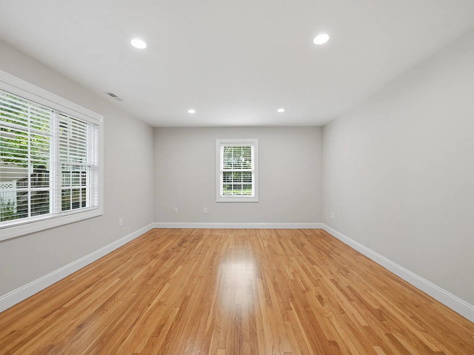 3 bed, 1.5 bath, 1325 sqft, $3,000 — Photo 4