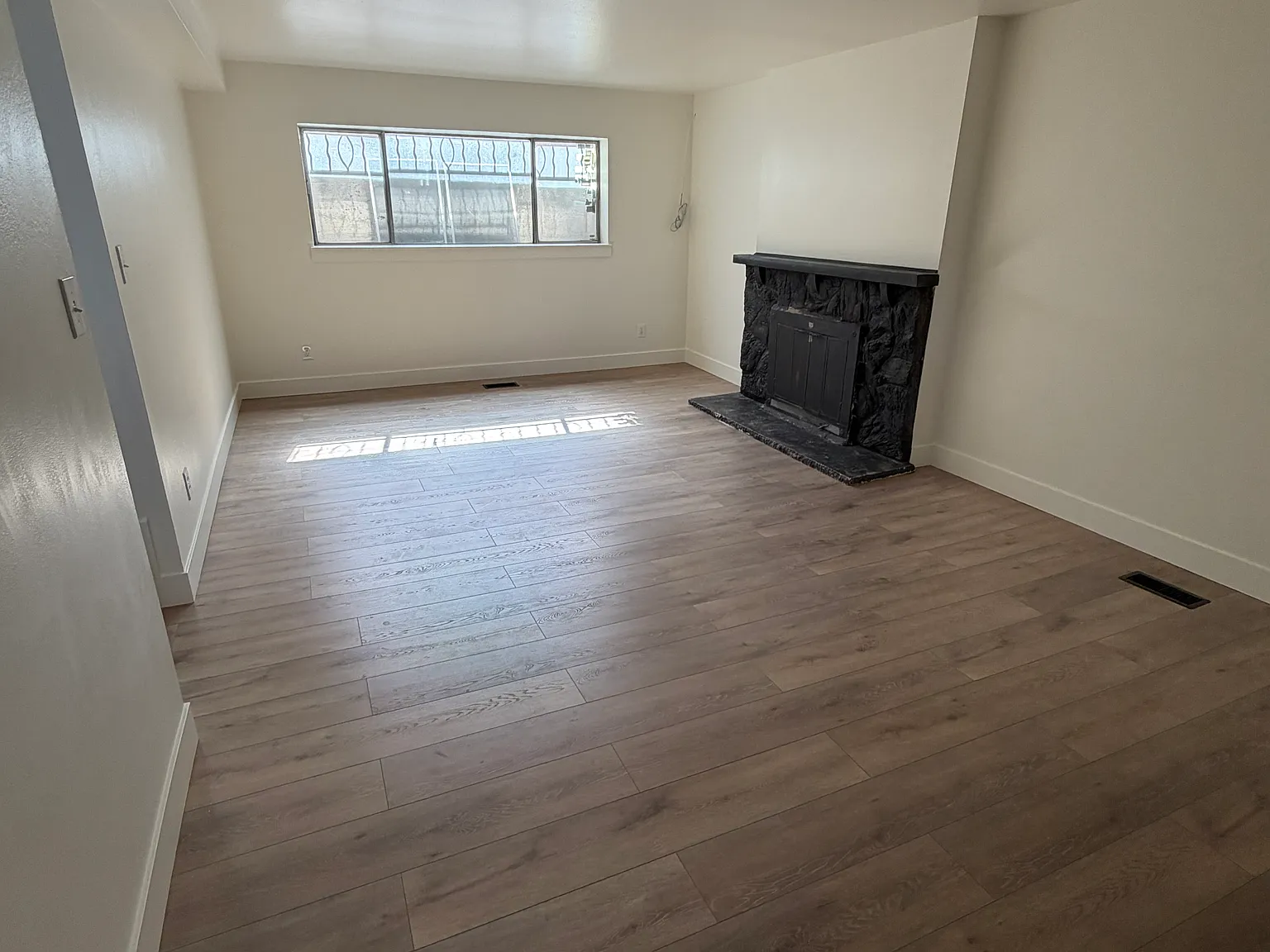 3 bed, 1100 sqft, $1,725 — Photo 3