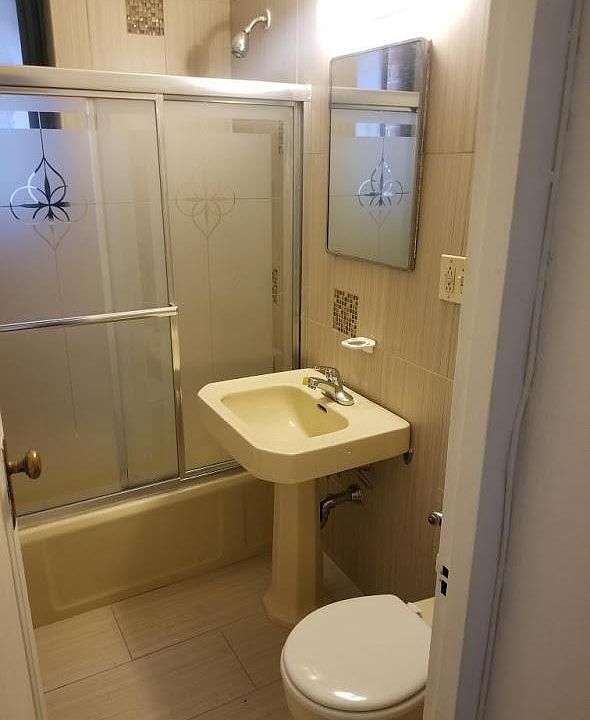 2nd image of 1561 Metropolitan Ave APT Mc