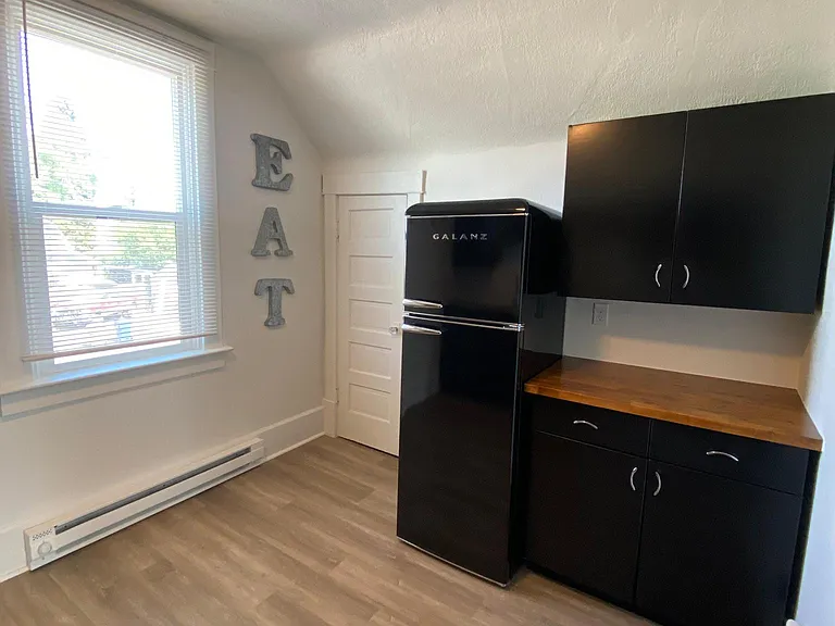 226 W Shannon Ave — Photo 5