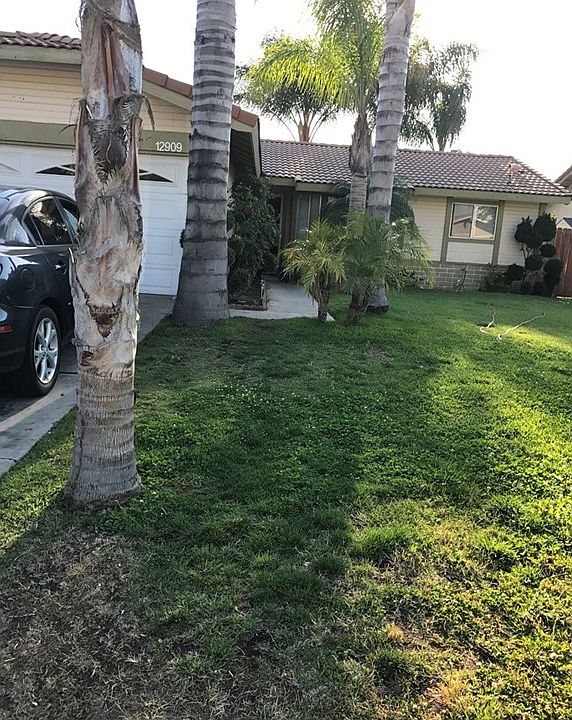 1st image of 12909 Glenmere Dr