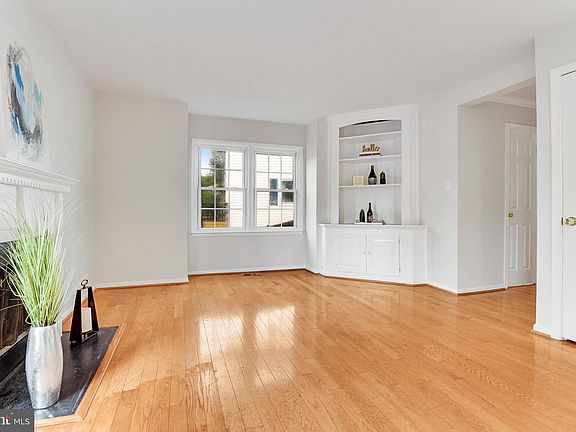 5th image of 3086 White Birch Ct