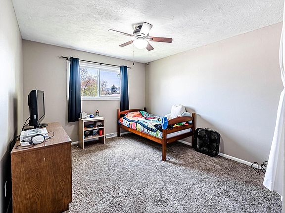 4th image of 2715 Mulberry Ln