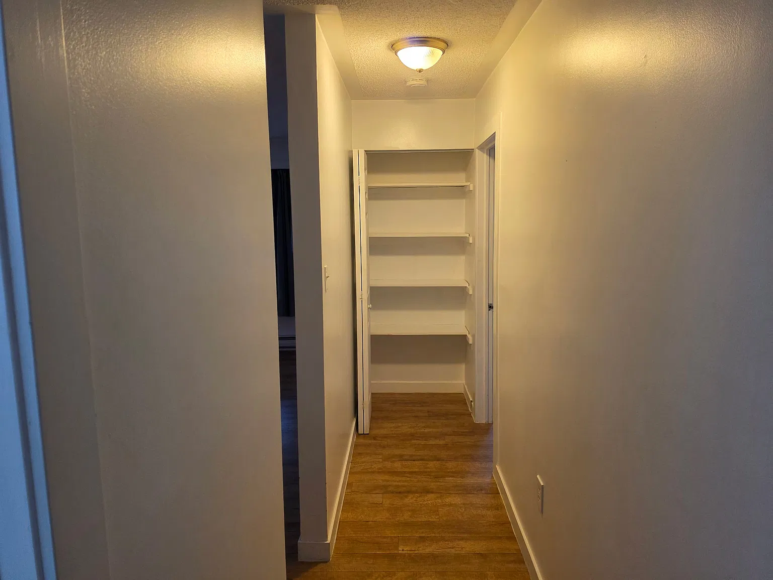 2 bed, 1.5 bath, 1100 sqft, $2,200 — Photo 4