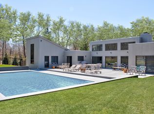 1705 Noyack Rd, Southampton, NY 11968