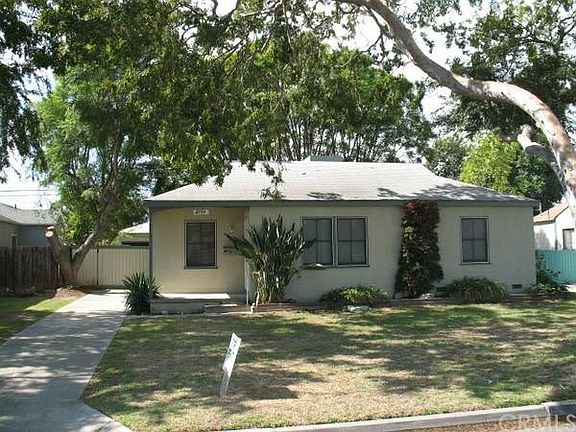 3rd image of 4759 Blackthorne Ave