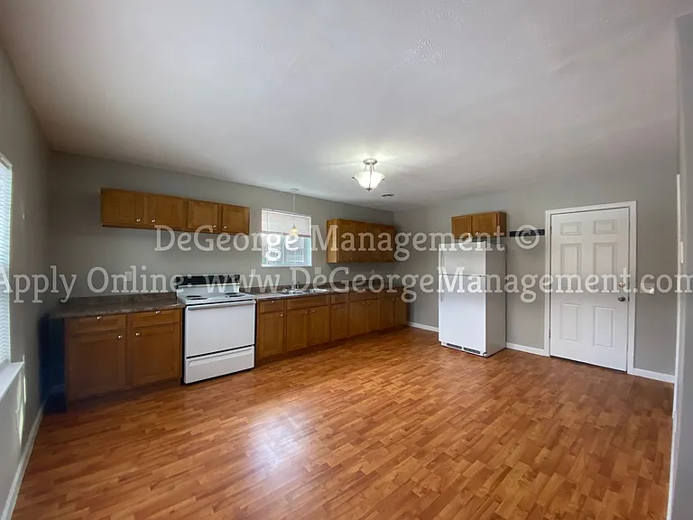 Burdick Estates Apartments — Photo 6