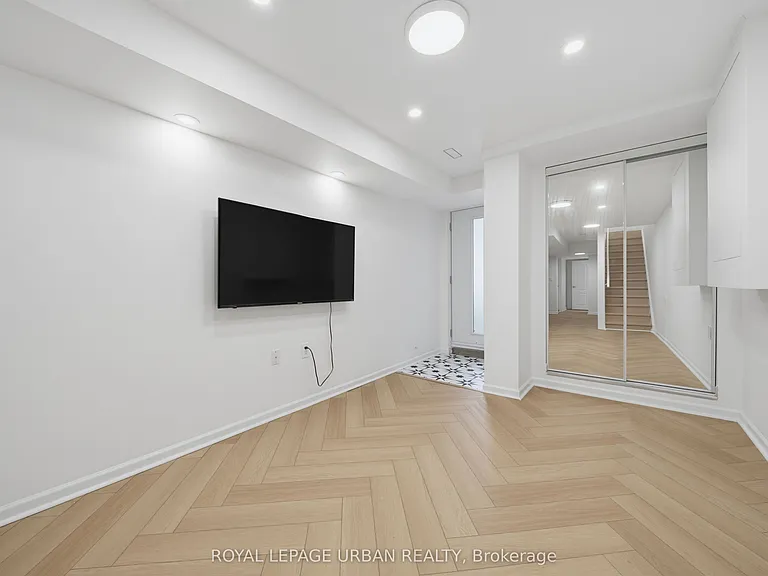 153 Craven Rd #BASEMENT — Photo 7