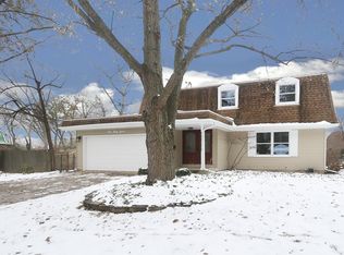 437 Berry Dr, Naperville, IL 60540