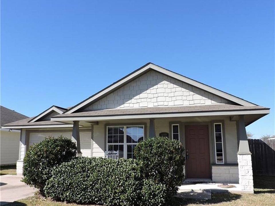 1st image of 922 Crested Point Dr