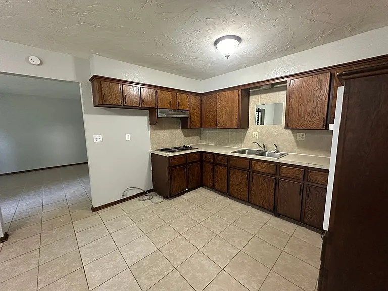 537 Franklin St — Photo 22
